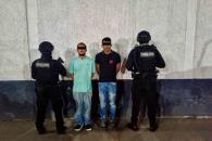 Caen dos jóvenes con arma larga Caen dos jóvenes con arma larga