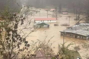 Dejan lluvias torrenciales 9 muertos y caos en varios estados de EU