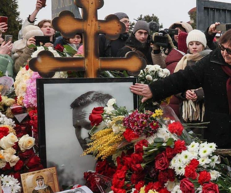Rinden homenaje a Navalny tras aniversario de su muerte Rinden homenaje a Navalny tras aniversario de su muerte