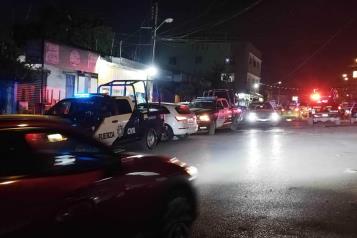 Disparan contra hombre y muere camino al hospital