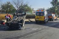 Choque-volcadura deja dos lesionados en centro de Monterrey Choque-volcadura deja dos lesionados en centro de Monterrey