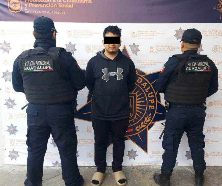 Golpea a su esposa embarazada