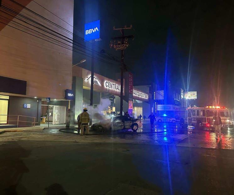 Arde auto en Guadalupe