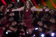 Shakira regresa a los escenarios tras ser hospitalizada en Perú Shakira regresa a los escenarios tras ser hospitalizada en Perú