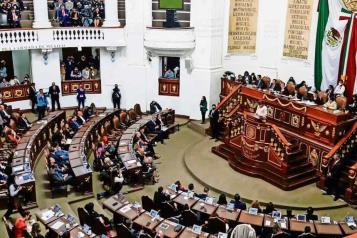 Firman 22 Congresos decreto para &acute;defender la soberan&iacute;a&acute;