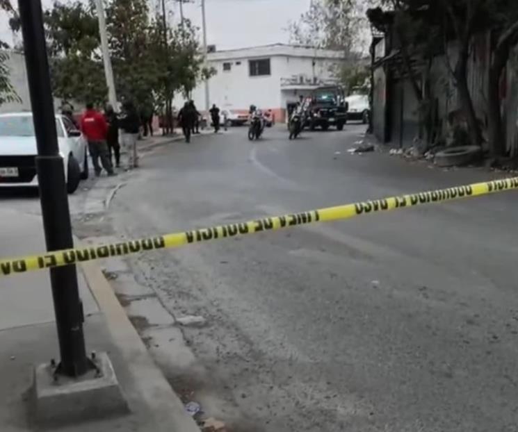 Roban camioneta a balazos