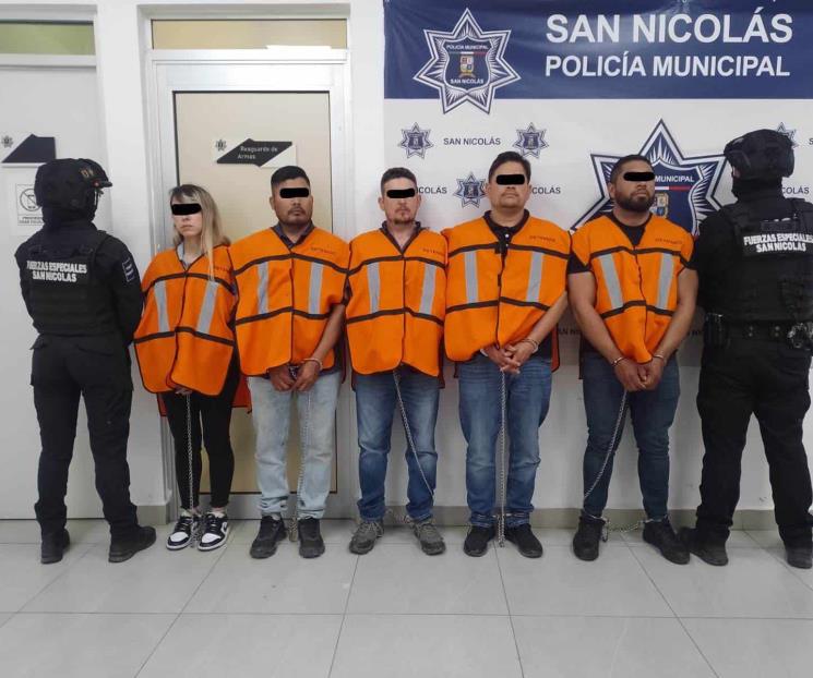 Caen con más de 2 mdp y armas