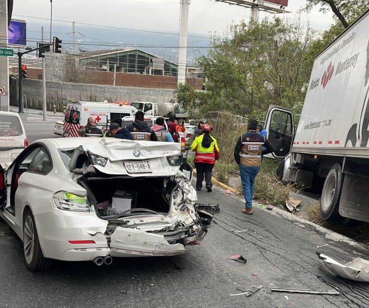 Deja carambola 10 lesionados
