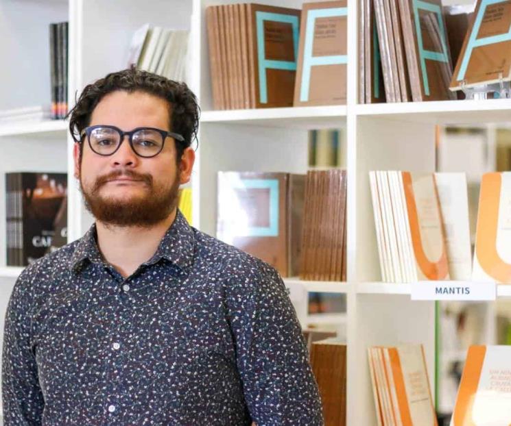 Presentan “Cuaderno de tinta extraña” en FIL Palacio de Minería