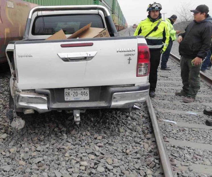 Muere conductor en choque con el tren