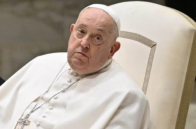 Papa Francisco en estado crítico