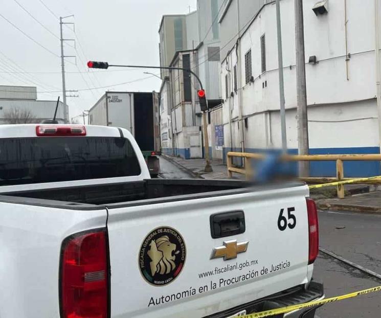 Fallece peatón al ser arrollado por tráiler