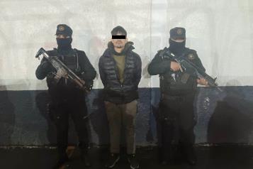 Caen dos con arma y droga tras persecución