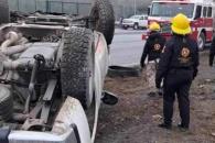 Deja volcadura dos heridos en Carretera Nacional Deja volcadura dos heridos en Carretera Nacional