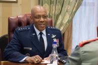 Despide Trump a altos mandos militares de EU