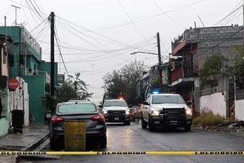 Balean con armas largas una casa en Col. 10 de Marzo
