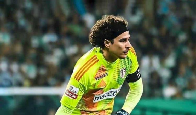 Guillermo Ochoa Brilla en Portugal y Salva un Punto para AVS