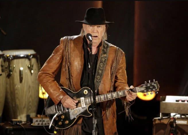 Neil Young confirma nueva gira mundial