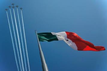 Celebran Fuerzas Armadas con deporte y acrobacias en Guerrero