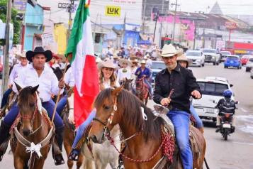 Responde Murat a criticas tras irse al oficialismo