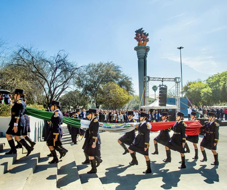 Conmemora UANL el Día de la Bandera