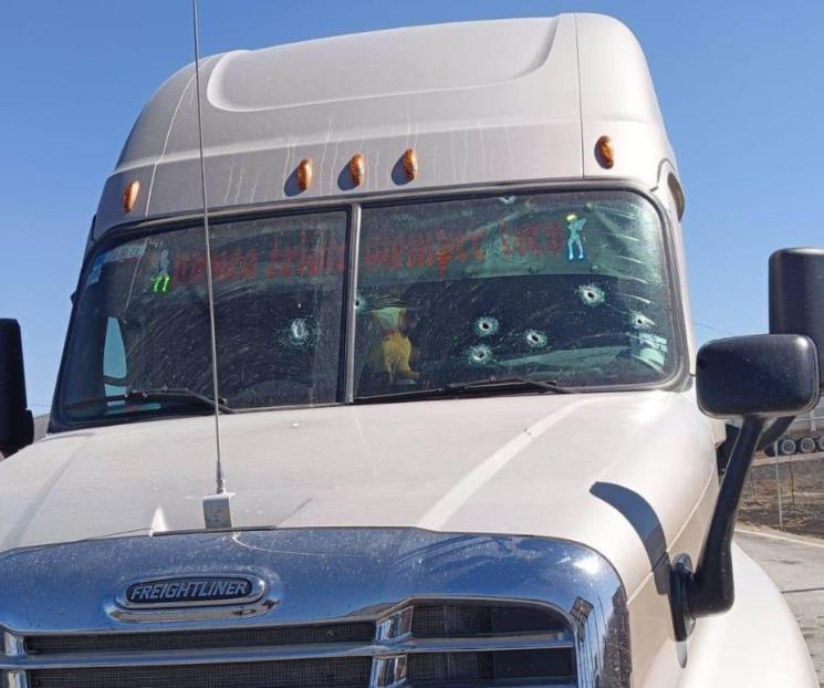 Atacan a trailero en la Carretera a Saltillo