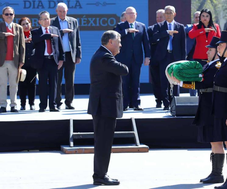 Conmemora la UANL el Día de la Bandera