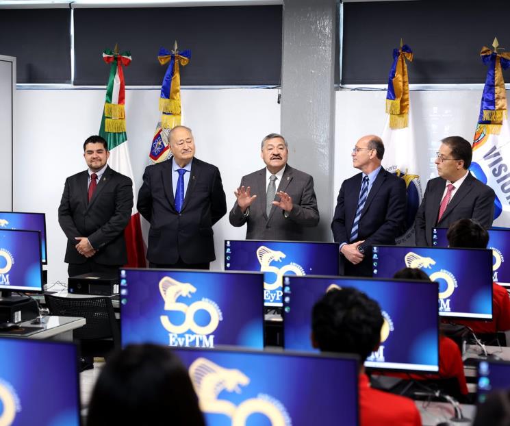 Inaugura UANL Laboratorio de Computación en preparatoria médica