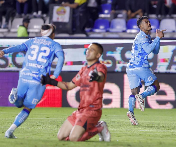 Remonta Pachuca y vence al Puebla