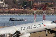 Evita avión choque en aeropuerto de Washington