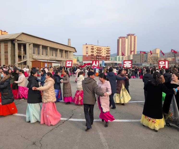 Reabre Corea del Norte sus puertas al turismo