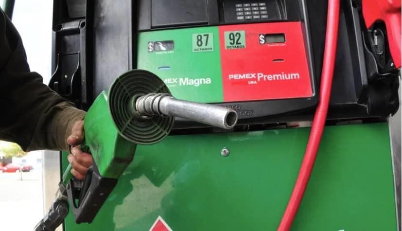 Firman acuerdo para poner tope al precio de gasolina a 24 pesos