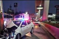 Impacta auto contra camión Impacta auto contra camión