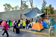 Retira CNTE bloqueo, pero advierte paro nacional si no los atienden Retira CNTE bloqueo, pero advierte paro nacional si no los atienden