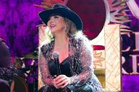 Cumple Alicia Villarreal con concierto pese a muerte de su padre Cumple Alicia Villarreal con concierto pese a muerte de su padre