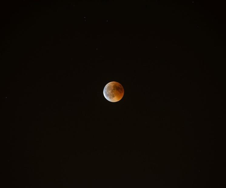 De Eclipse Lunar y Luna de Gusano a Equinoccio de primavera