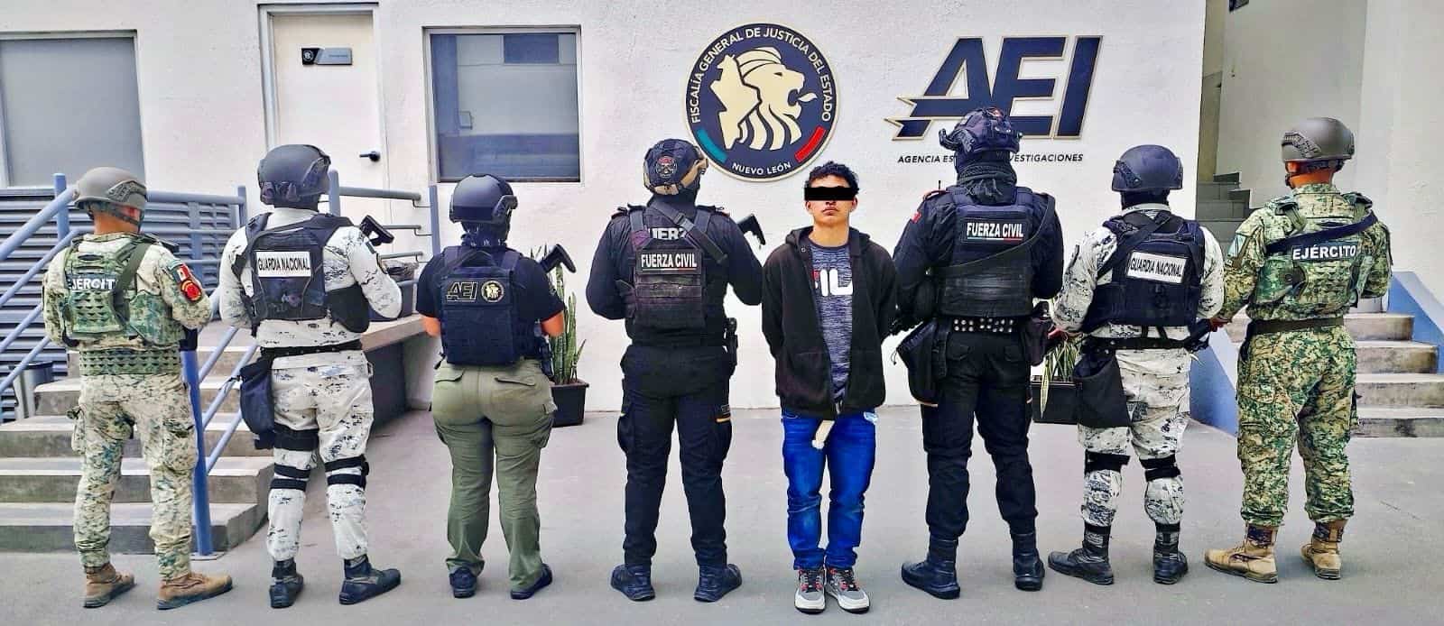 Dos delincuentes fueron dejados fuera de circulación, al ser sorprendidos con drogas y armas, por elementos de Fuerza Civil, en un operativo realizado en el municipio del Carmen.