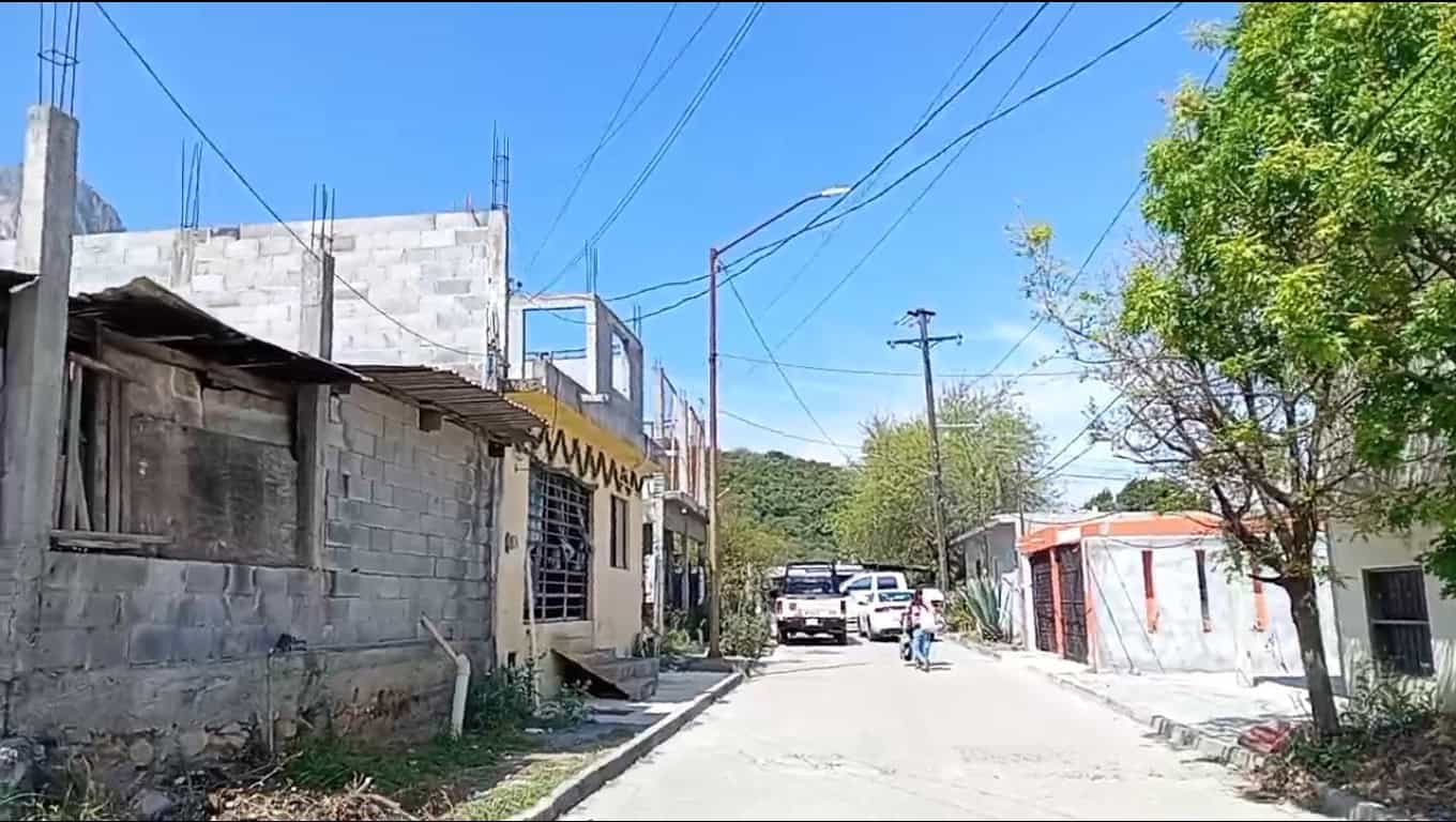 Dos elementos de la policía sin vida y dos más gravemente herido, dejó ayer un ataque a balazos contra oficiales de Seguridad Pública de Guadalupe, en la Colonia Luis Donaldo Colosio de ese municipio.