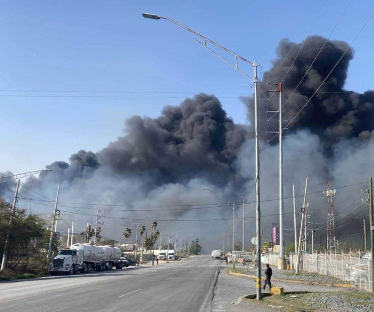 Evacuan a cientos por megaincendio