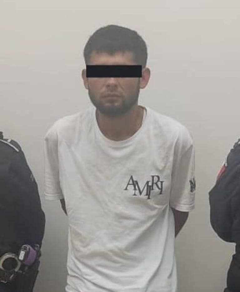 Elementos de la policía preventiva de Juárez, lograron la detención de un hombre que se identificó como integrante de un grupo de la delincuencia organizada.