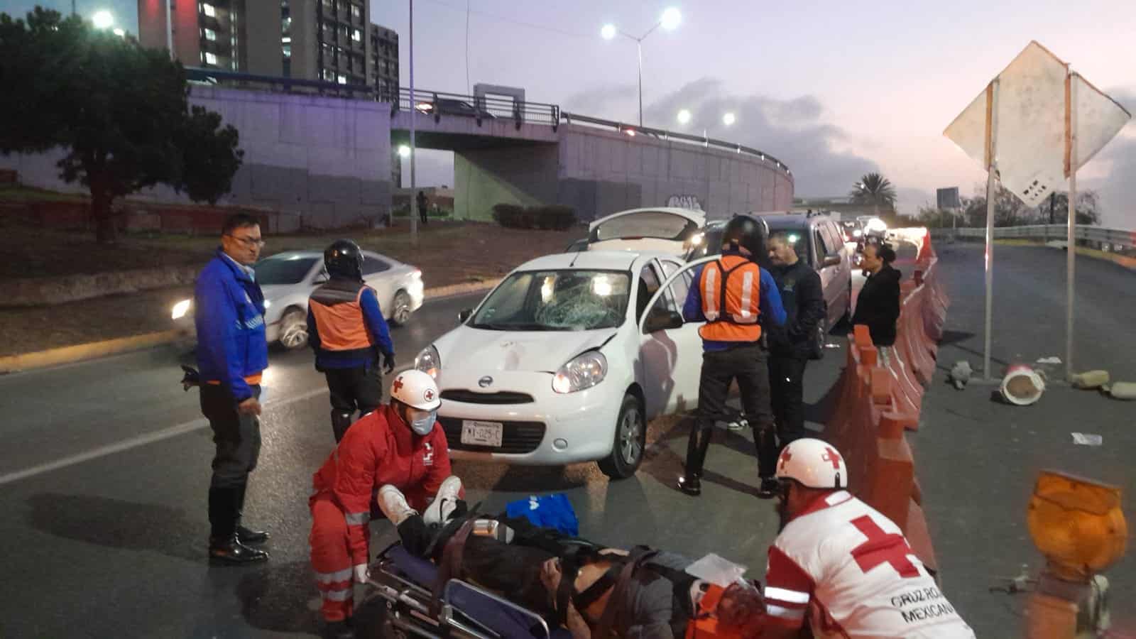 Al cruzar la Avenida Constitución, un hombre resultó gravemente lesionado al ser atropellado por un vehículo, ayer  a la altura del Barrio Antiguo.