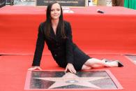 Recibe Christina Ricci estrella en Paseo de la Fama Recibe Christina Ricci estrella en Paseo de la Fama