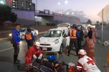 Intenta cruzar Constitución; lo atropellan