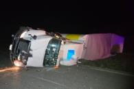 Vuelca tráiler en Linares