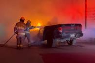 Se incendia camioneta en Linares Se incendia camioneta en Linares