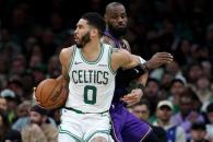Vencen Celtics a Lakers con 40 puntos de Tatum Vencen Celtics a Lakers con 40 puntos de Tatum
