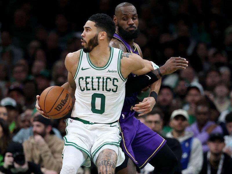 Vencen Celtics  a Lakers con 40 puntos de Tatum