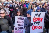 Consignas contra Trump dominan las manifestaciones del 8M en EU Consignas contra Trump dominan las manifestaciones del 8M en EU