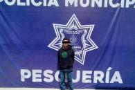 Agrede a policías y lo detienen Agrede a policías y lo detienen