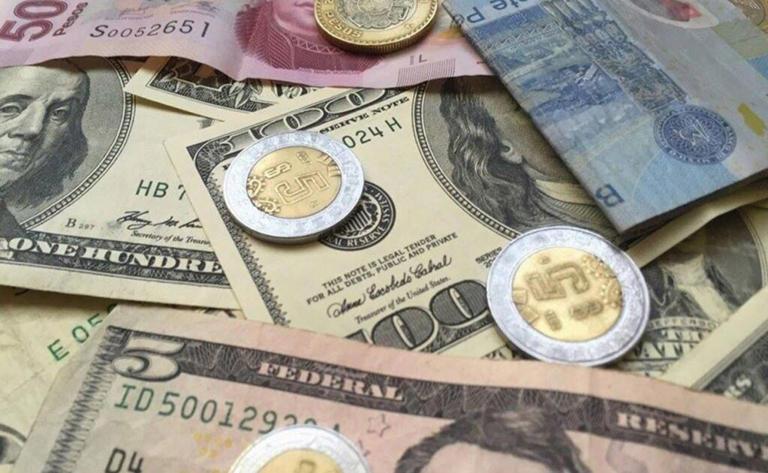 Registra peso fuertes pérdidas y cierra en 20.36